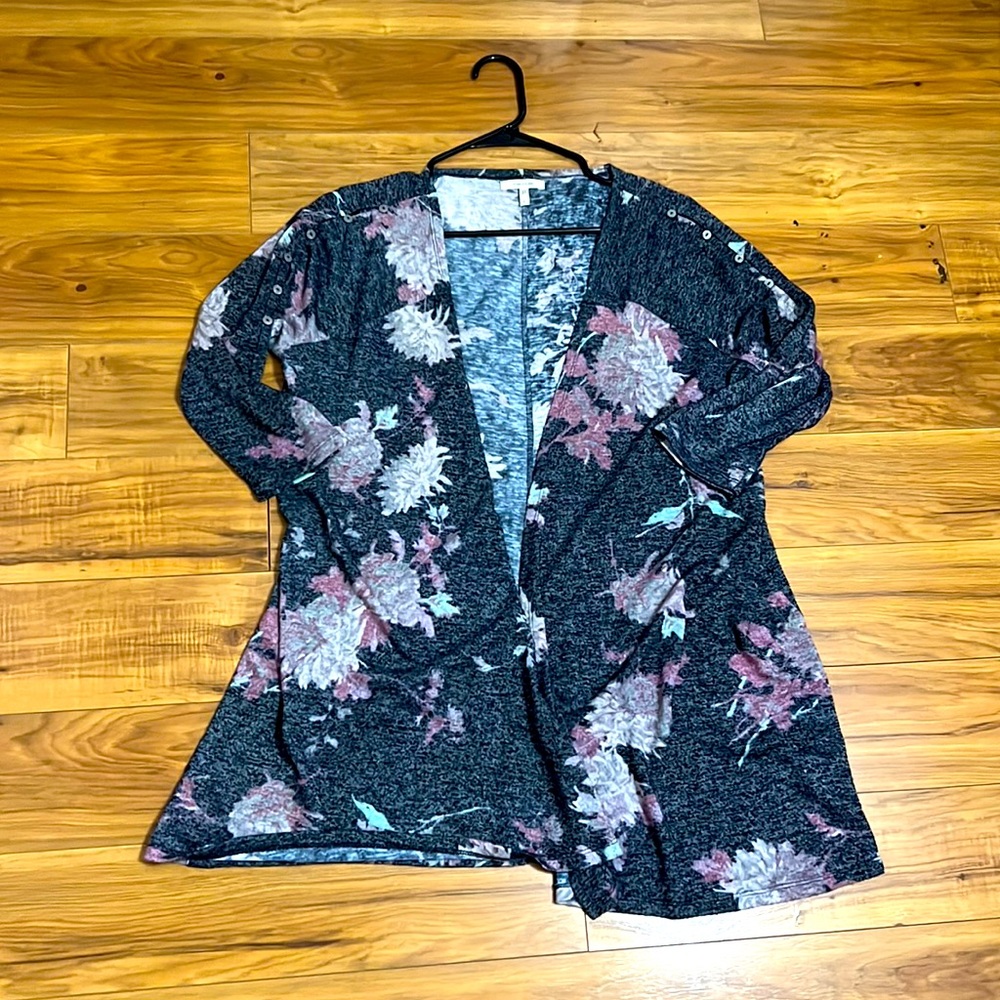 Quarter length sleeve kimono